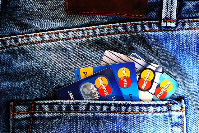 JA ESTÀ EN VIGOR LA NOVA DIRECTIVA EUROPEA QUE REGULA ELS SERVEIS DE PAGAMENT: COM AFECTA ALS CONSUMIDORS I EMPRESES?
