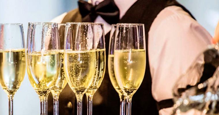 QUANT S’HA DE PAGAR A UN EMPLEAT PER TREBALLAR UN FESTIU?