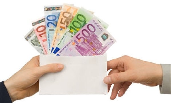 ELS PRÉSTECS A SOCIS I BESTRETES EXIGEIXEN UN ACORD CONCRET DE LA JUNTA GENERAL